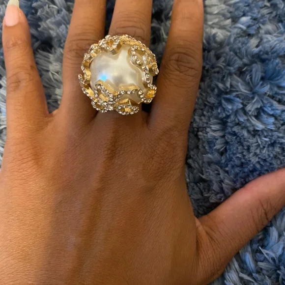 Ring - Picture 2 of 5